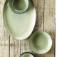 Plats de service et assiettes céramique Pure green vert, Serax par Pascale Naessens