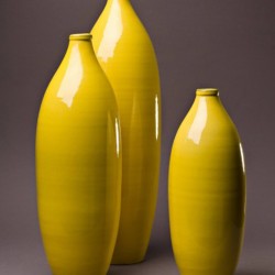 Ensemble Vase bouteille céramique Sud jaune, Atelier Romain Bernex (3 vases)