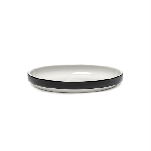 Vaisselle tendance porcelaine Passe-partout assiette plate basse tapas noir 18cm de Vincent Van Duysen, Serax