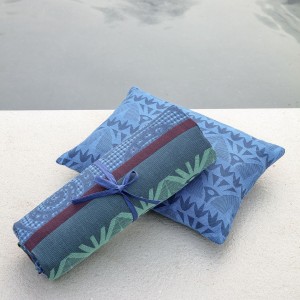 Serviette de plage nid d'abeilles Holi Saphir, Le Jacquard Français 2