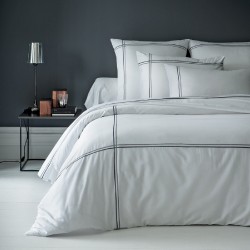 Garnier-Thiébaut - Parure de lit unie en satin de coton 120 fils/cm² Palais chic Blanc et Gris