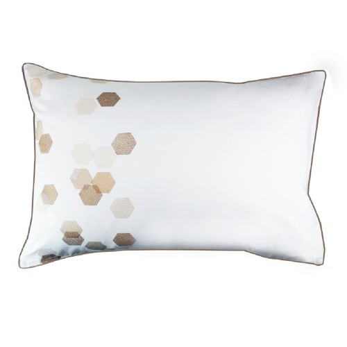 Garnier-Thiébaut - Taie d'oreiller rectangle brodée en satin de coton 120 fils/cm² Hexagones Angora