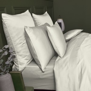 Garnier-Thiébaut - Tissu uni en satin de coton 120 fils/cm² Ava Angora 2