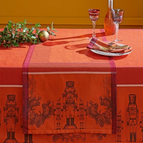 Chemin de table jacquard coton antitache Casse noisettes Rouge festif, Garnier-Thiébaut