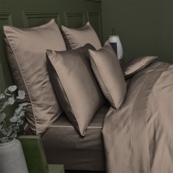 Garnier-Thiébaut - Tissu uni en satin de coton 120 fils/cm² Ava Rose fumé - Laize 268cm