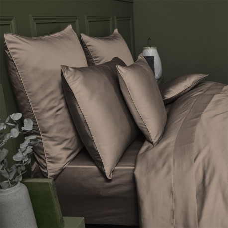 Garnier-Thiébaut - Tissu uni en satin de coton 120 fils/cm² Ava Rose fumé - Laize 268cm