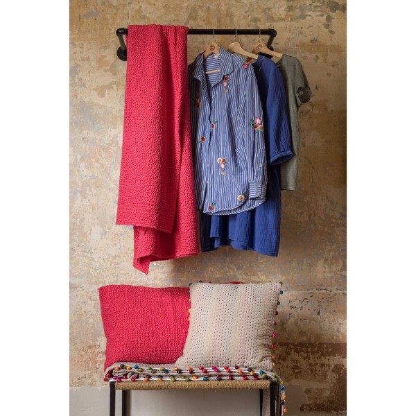 Jeté de lit coton stonewashed Tana Framboise,...