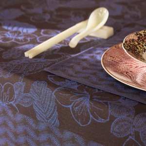 Sets de table enduits Sulawesi Feuillage Terre indigo, Le Jacquard Français 2